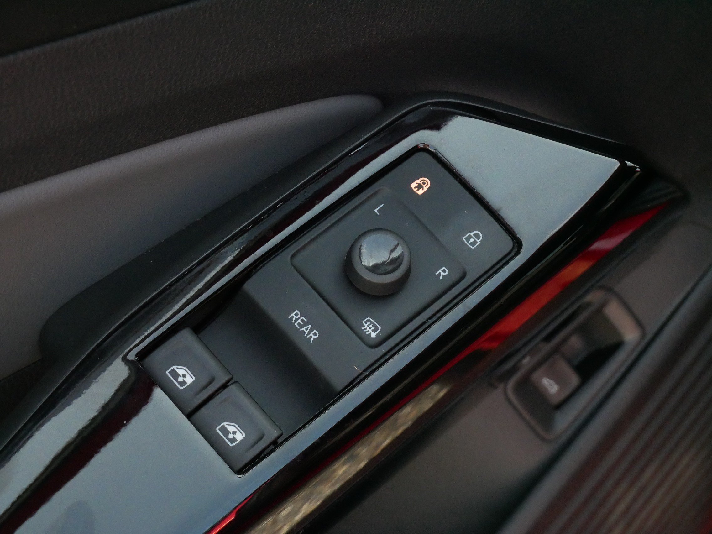 Certified 2023 Volkswagen ID.4 Pro S AWD/4WD image 19