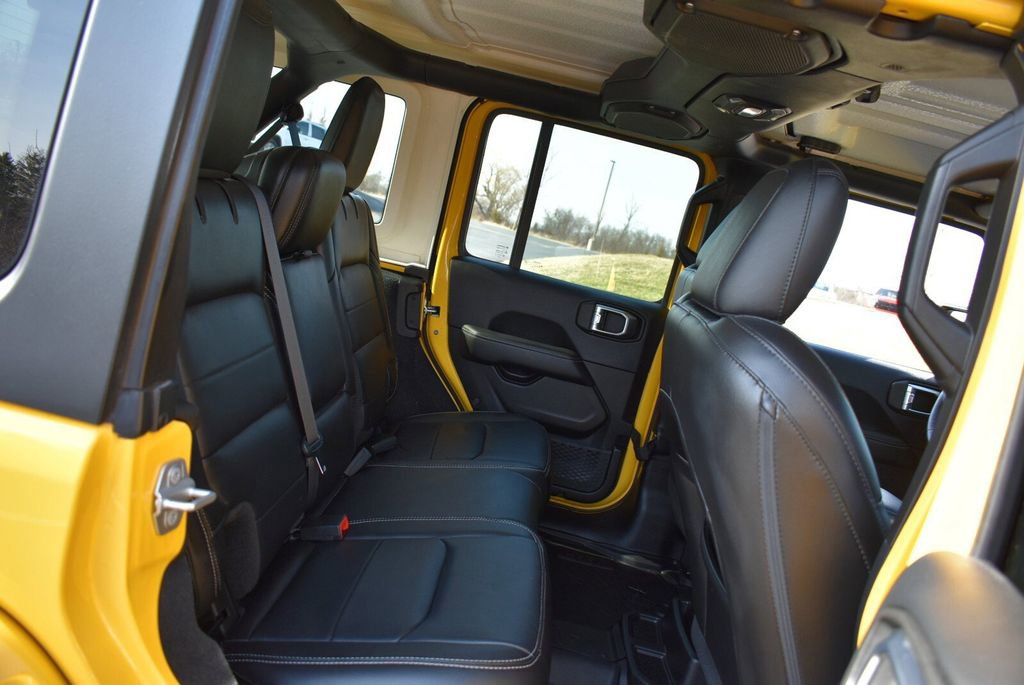 Used 2018 Jeep Wrangler Unlimited Sahara image 31