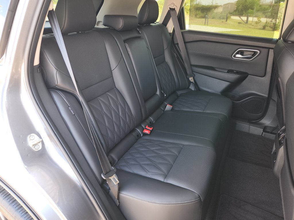 Used 2026 Nissan Rogue Platinum w/ Platinum Premium Package AWD/4WD image 15