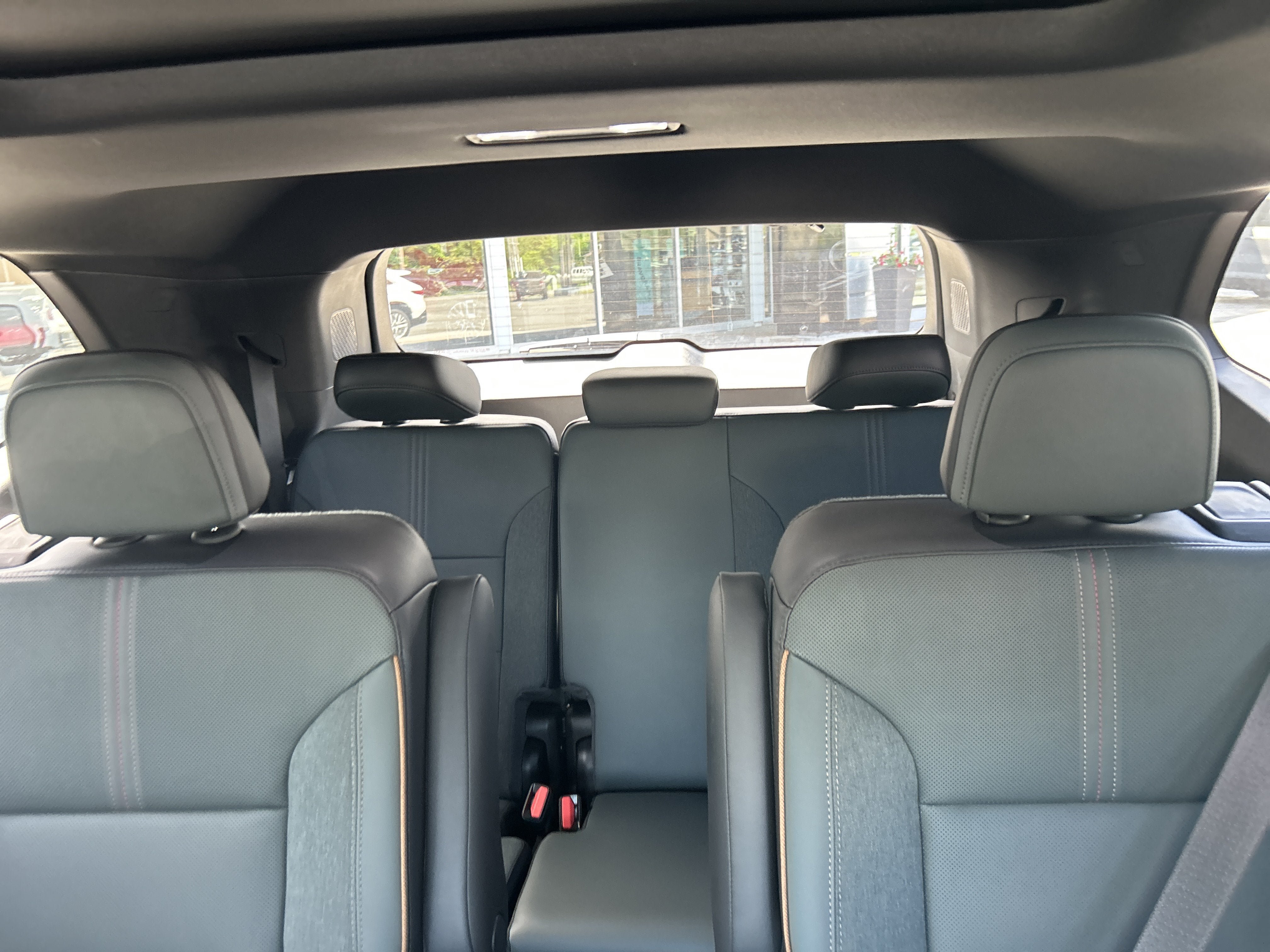 New 2026 GMC Acadia AT4 w/ Luxury Package AWD/4WD image 27