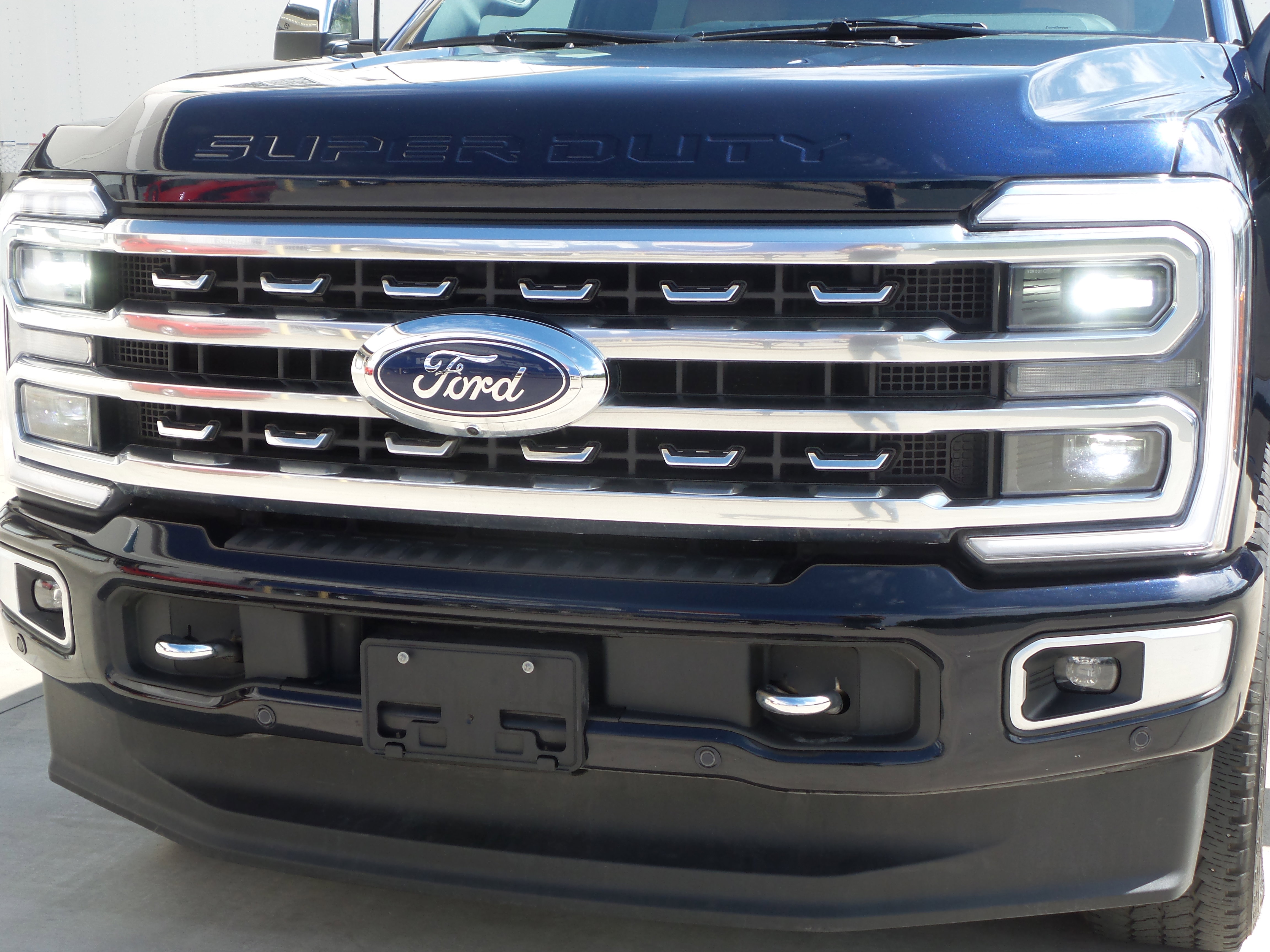 Used 2024 Ford F350 Platinum w/ FX4 Off-Road Package image 18