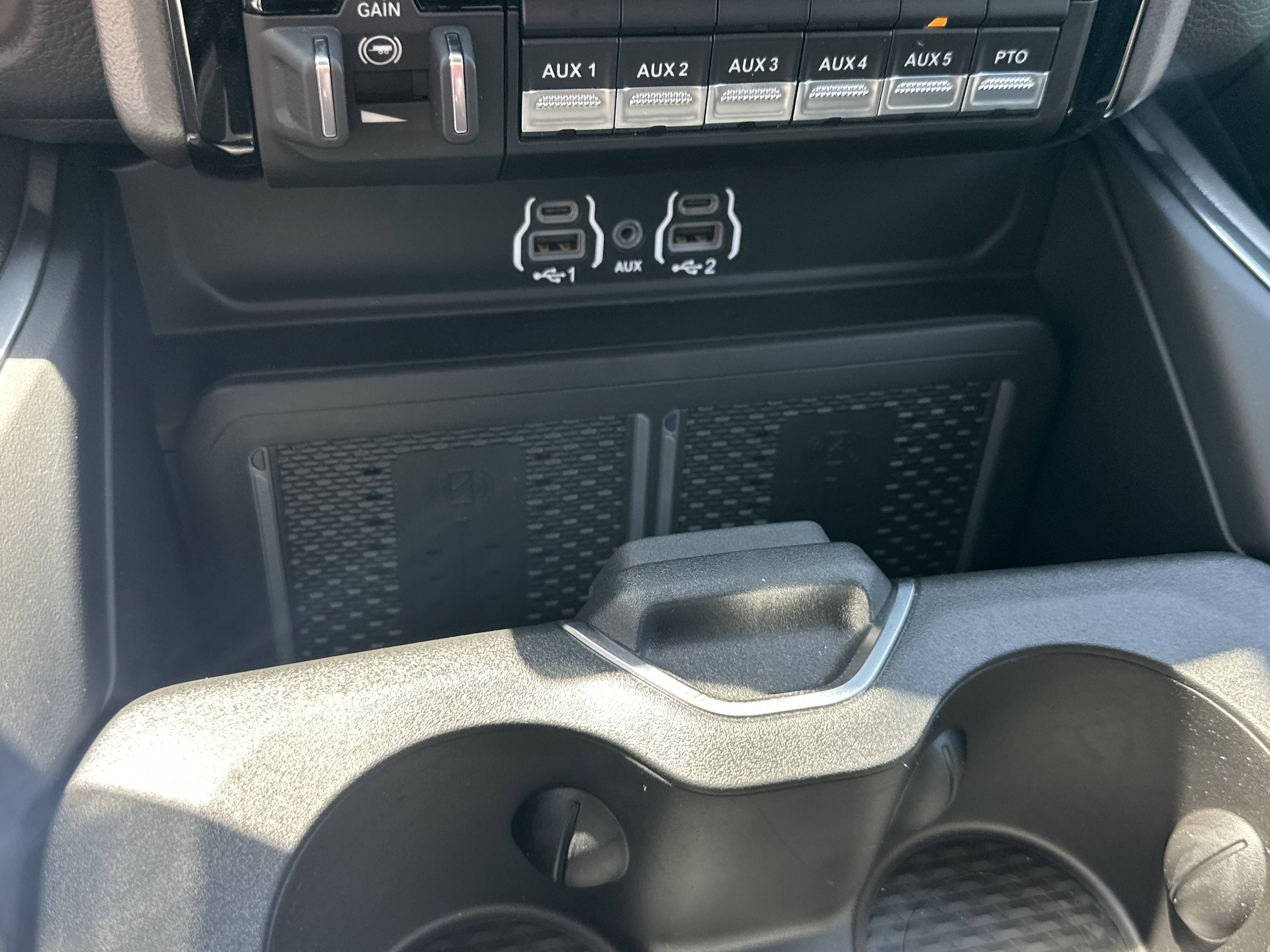 New 2026 RAM 5500 4x4 Crew Cab w/ Laramie Trim Package image 5