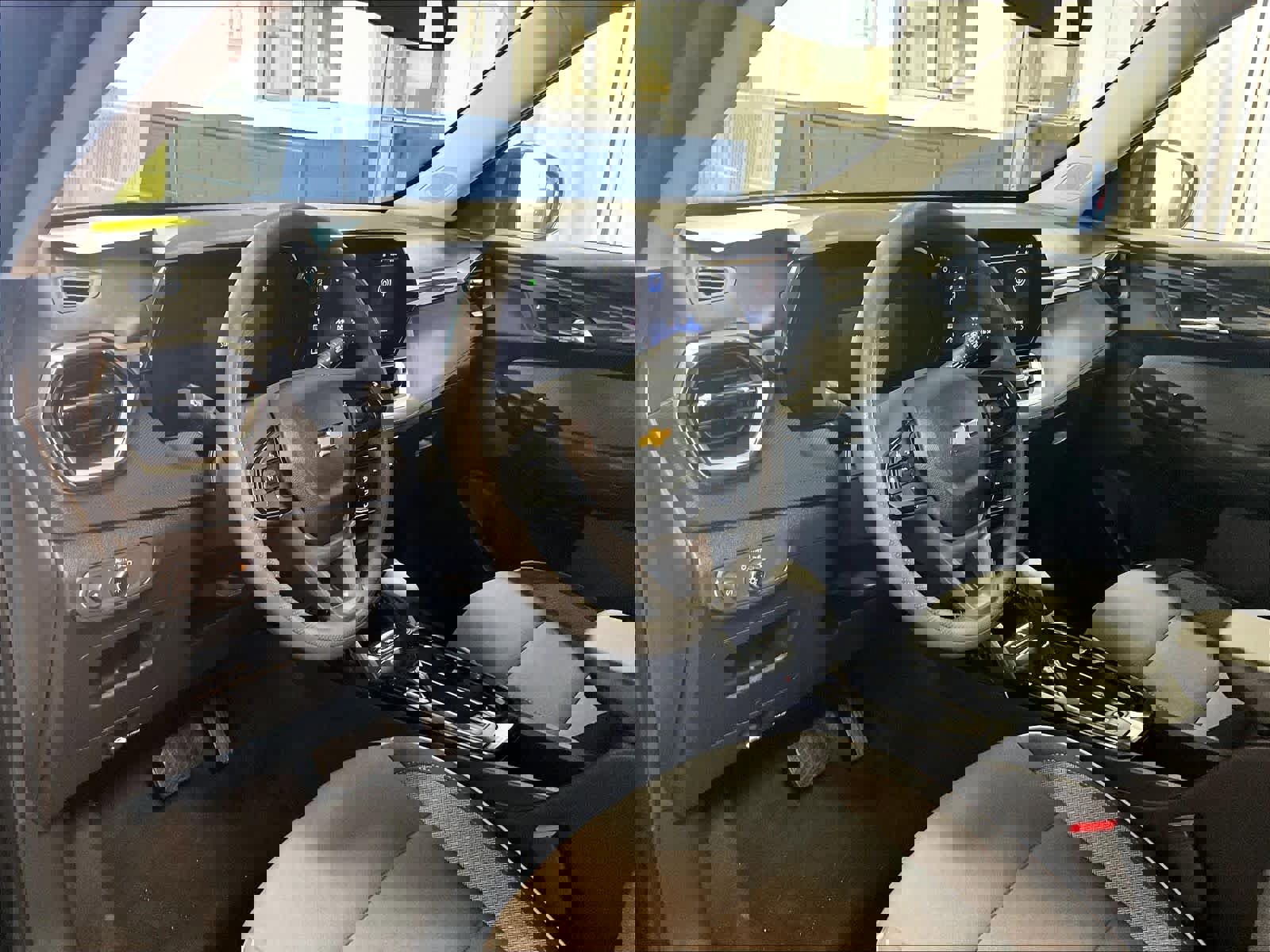 Used 2025 Chevrolet TrailBlazer LT AWD/4WD image 8