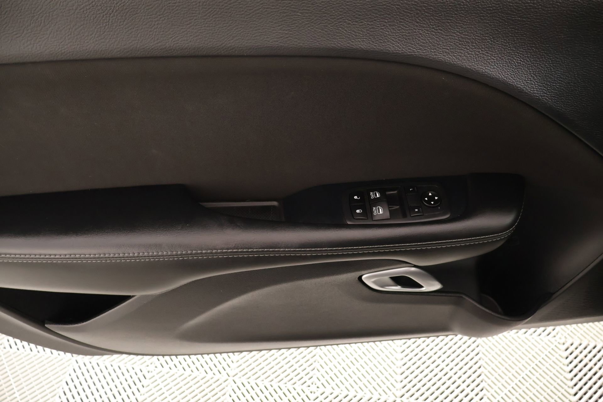 Used 2020 Dodge Challenger SXT RWD image 14