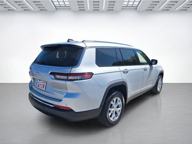 Used 2023 Jeep Grand Cherokee L Limited w/ Trailer Tow Group (B) AWD/4WD image 4