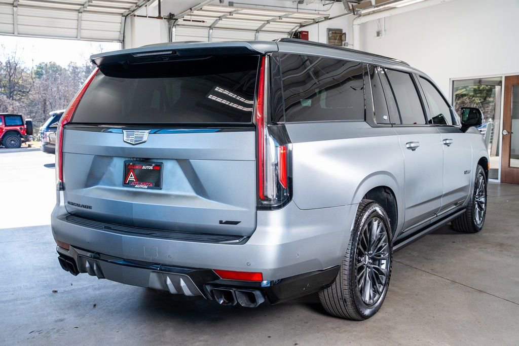 Used 2023 Cadillac Escalade ESV V image 6