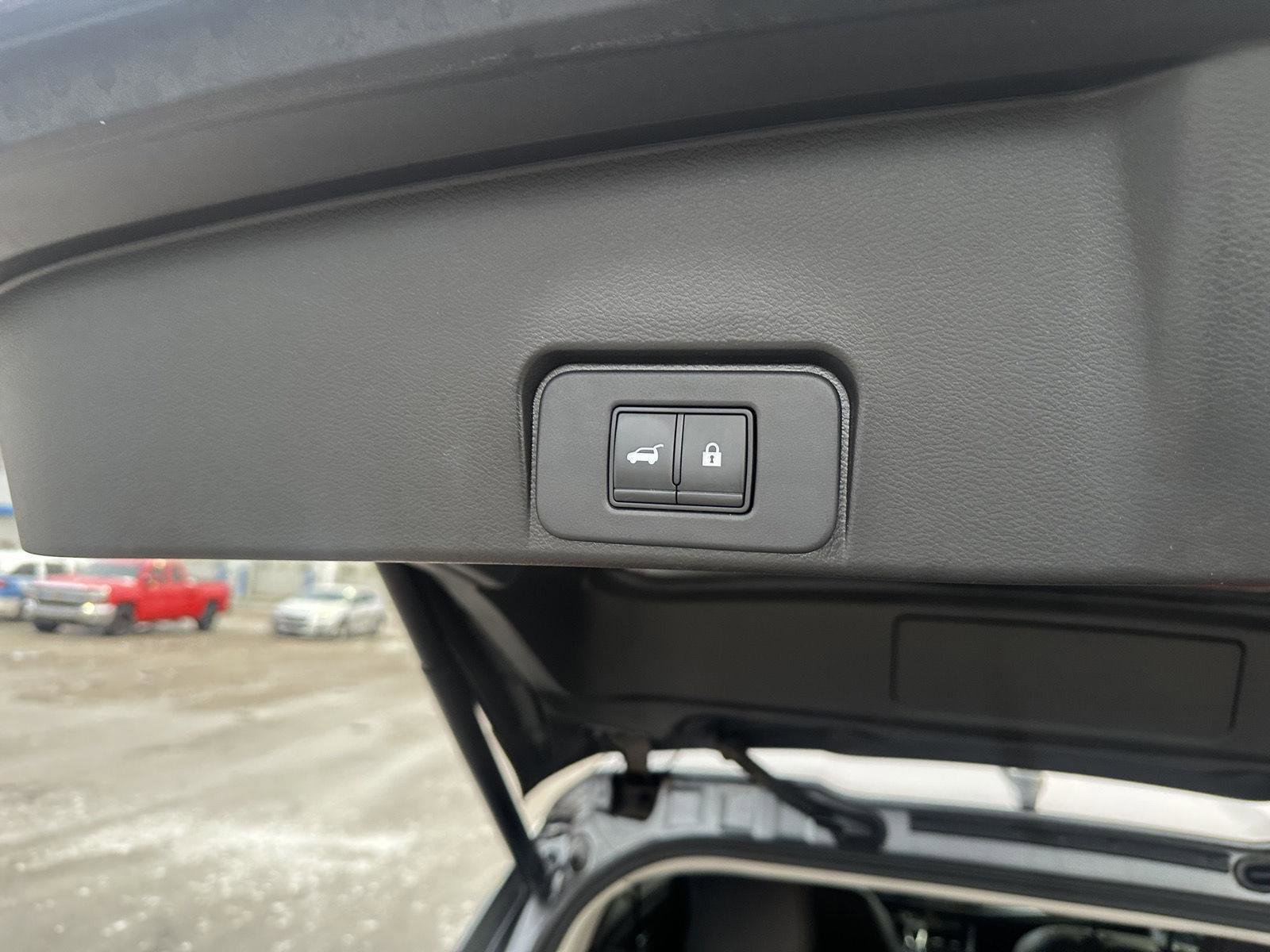 Used 2022 Nissan Rogue SV w/ SV Premium Package image 10