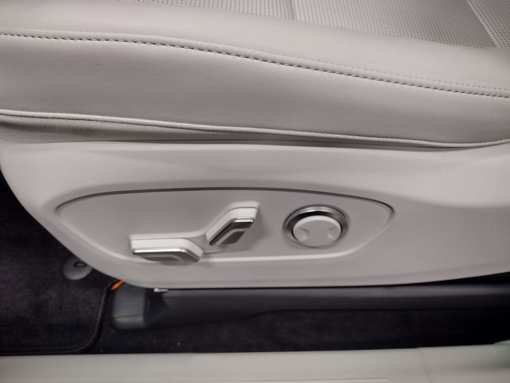 New 2026 Hyundai Ioniq 9 SEL image 24