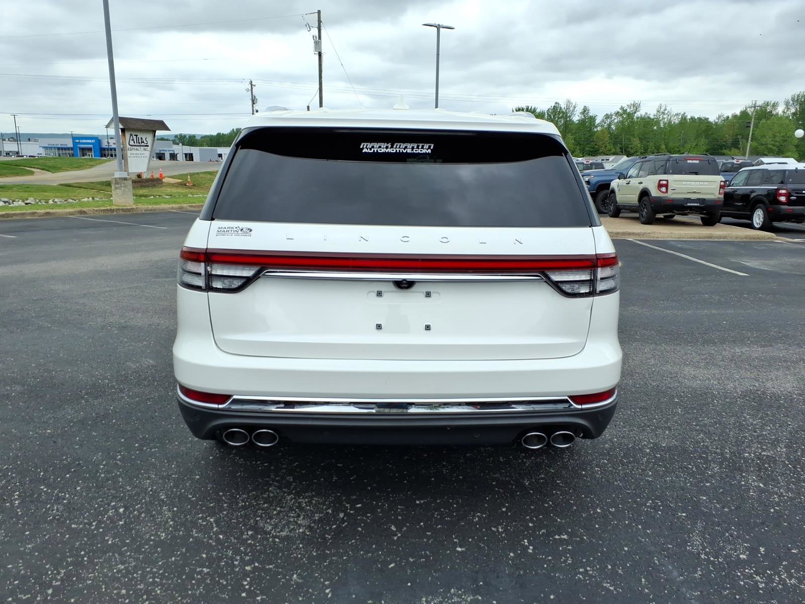 Used 2023 Lincoln Aviator AWD w/ Premium Package image 4