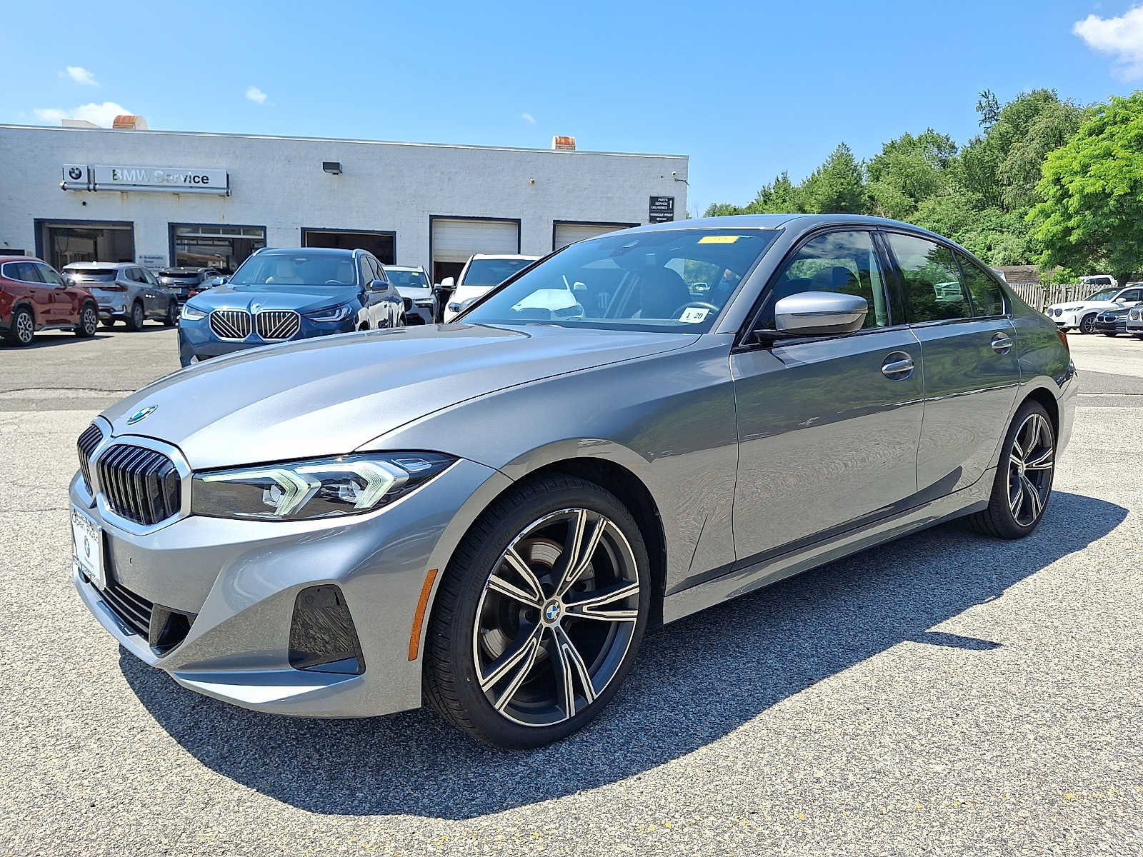 Used 2023 BMW 330i xDrive Sedan w/ Convenience Package AWD/4WD image 3