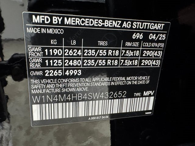 Used 2025 Mercedes-Benz GLB 250 4MATIC image 30