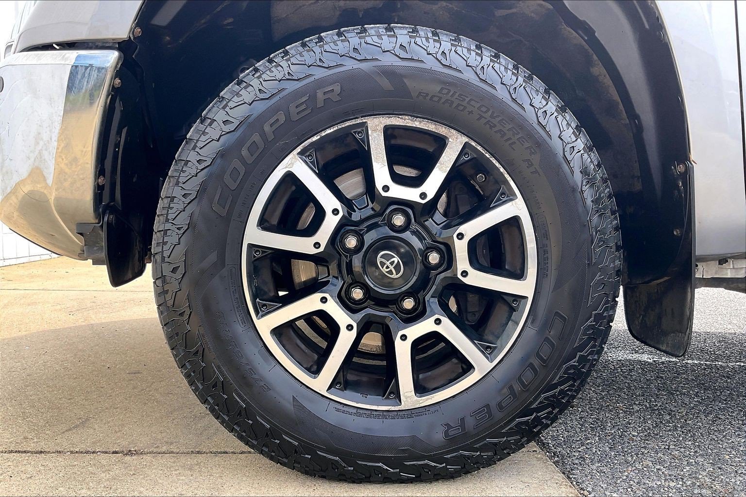 Used 2017 Toyota Tundra SR5 w/ TRD Off Road Package AWD/4WD image 11