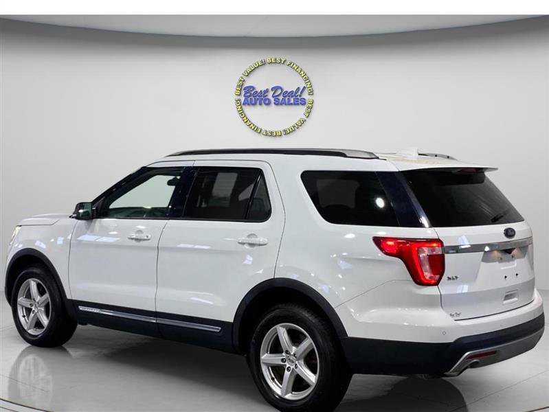 Used 2016 Ford Explorer XLT AWD/4WD image 3
