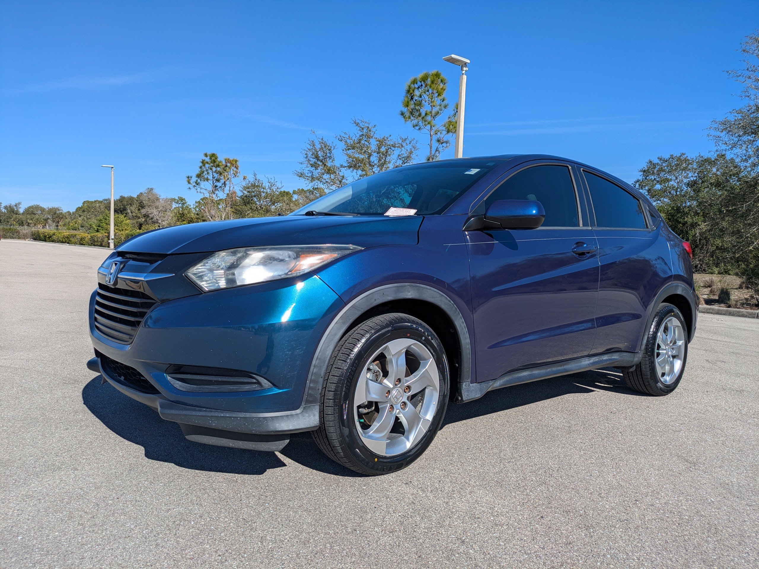 Used 2017 Honda HR-V LX image 2