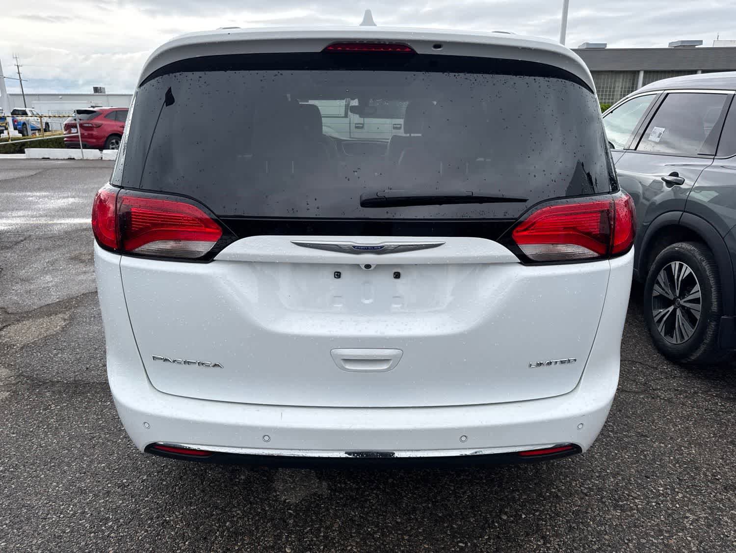 Used 2020 Chrysler Pacifica Limited FWD image 24