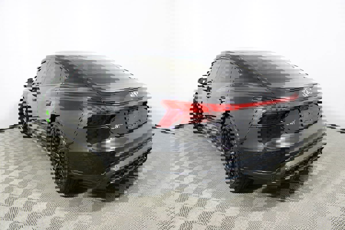 Used 2024 Audi e-tron GT Premium Plus image 45