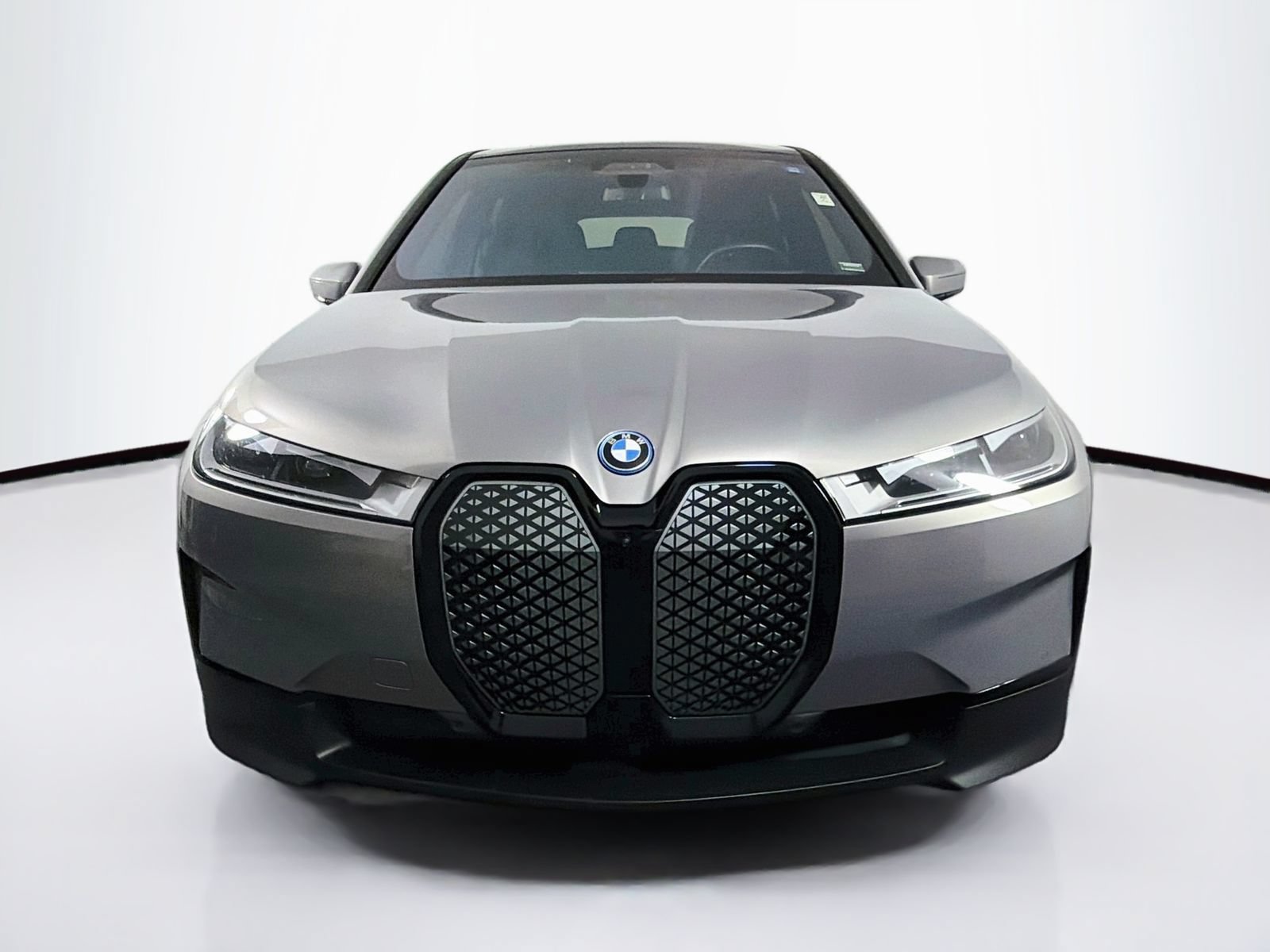 Certified 2024 BMW iX xDrive50 w/ Premium Package AWD/4WD image 2