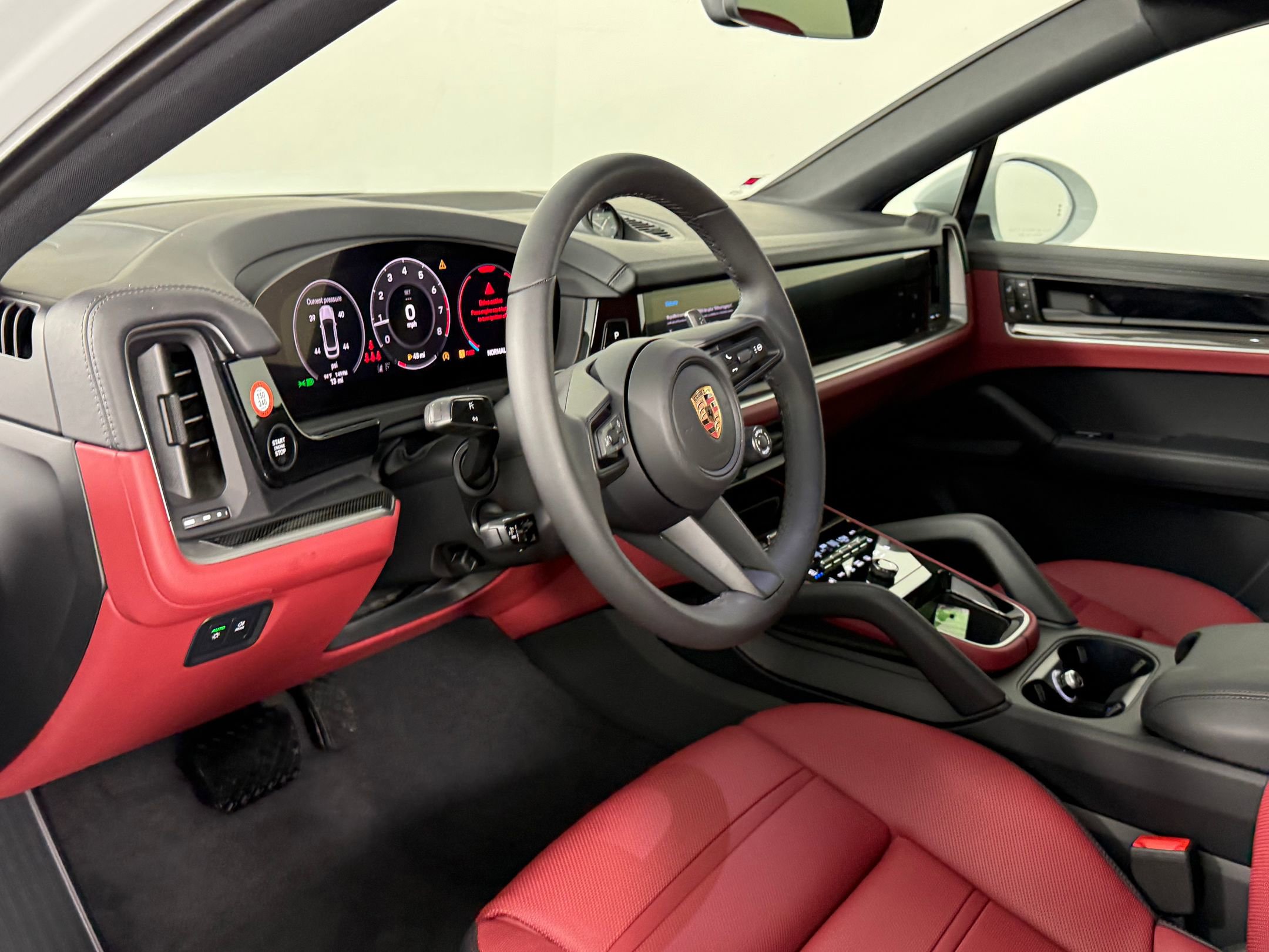 New 2026 Porsche Cayenne Coupe image 4