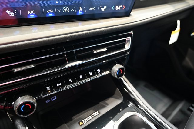 New 2026 Chevrolet Traverse LT w/ Driver Confidence Package image 18