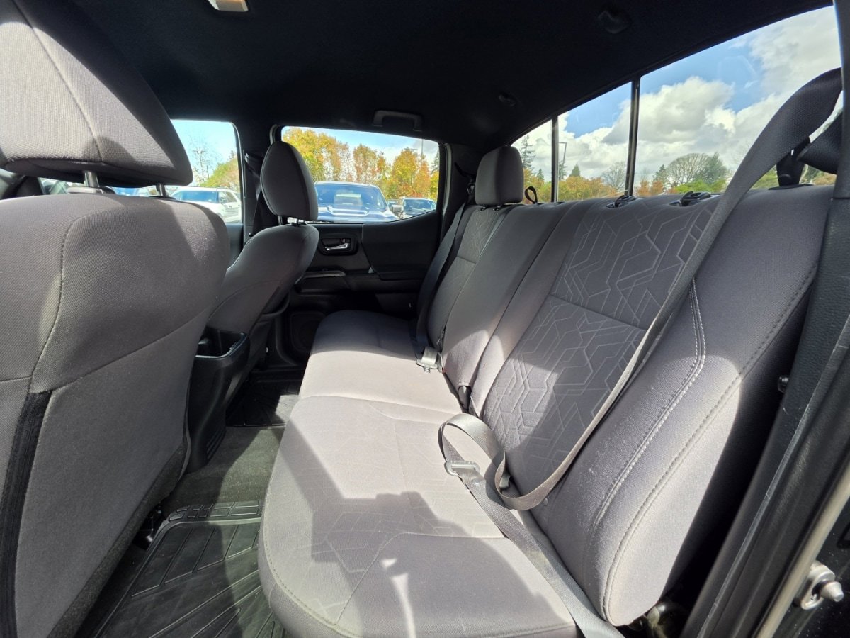 Used 2019 Toyota Tacoma TRD Off-Road AWD/4WD image 15