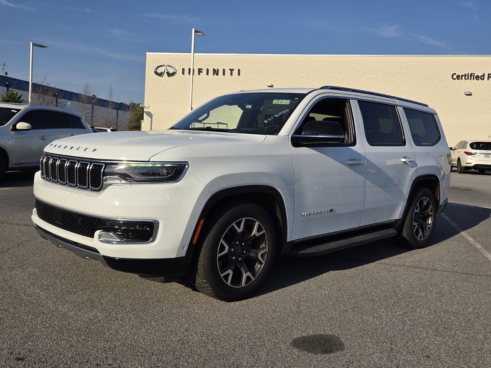 Used 2024 Jeep Wagoneer Series III AWD/4WD image 1