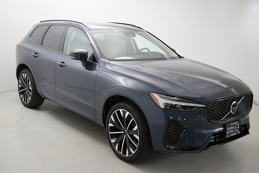 Certified 2026 Volvo XC60 B5 Ultra AWD/4WD image 4