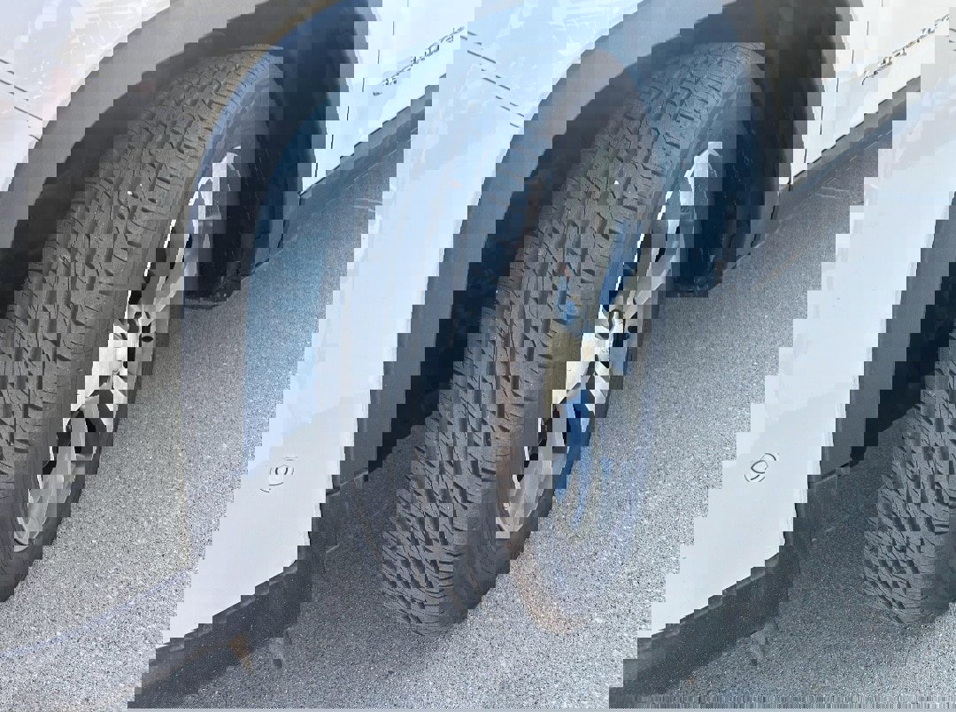 Used 2021 Jeep Cherokee Limited w/ Elite Package image 5