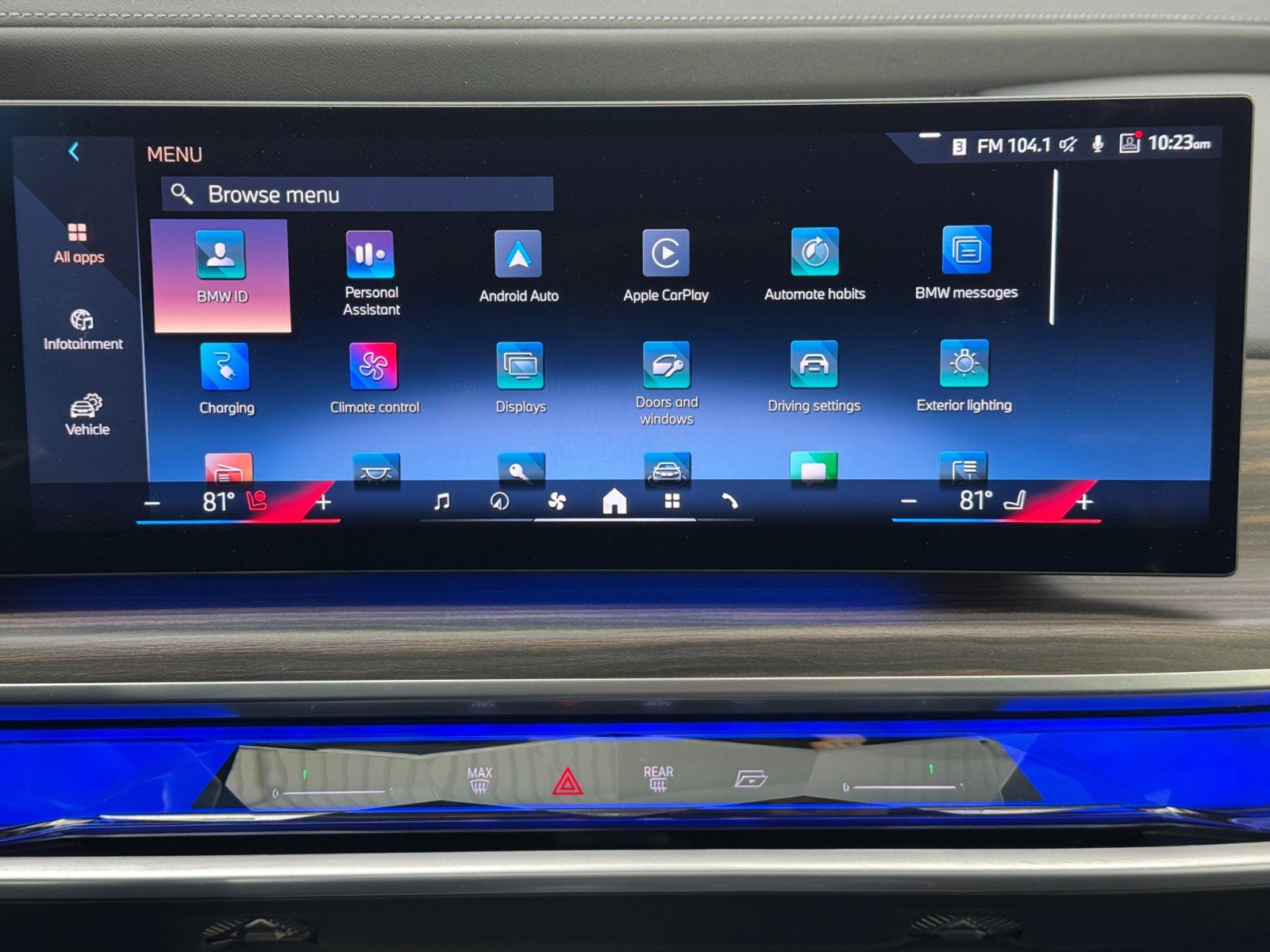 Used 2023 BMW i7 xDrive60 image 28