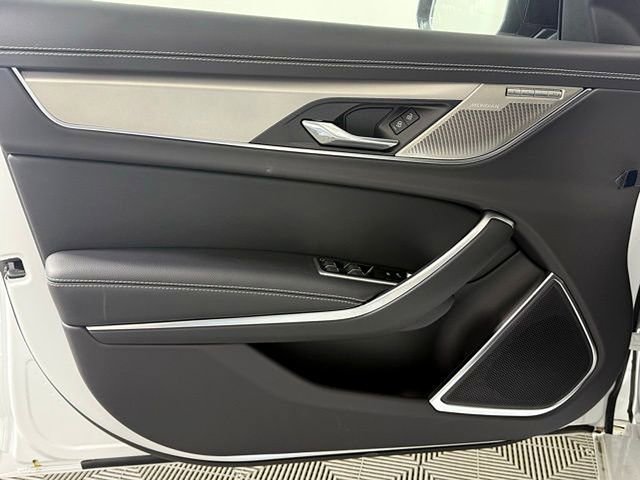 New 2024 Jaguar XF R-Dynamic SE image 22