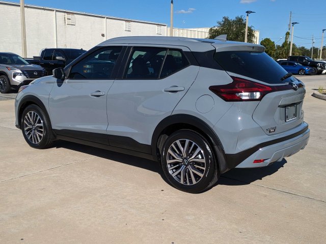 Used 2022 Nissan Kicks SV FWD image 7