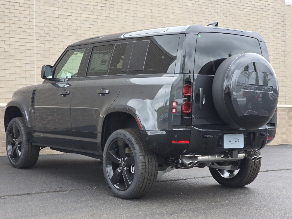 New 2025 Land Rover Defender 110 X-Dynamic SE image 39