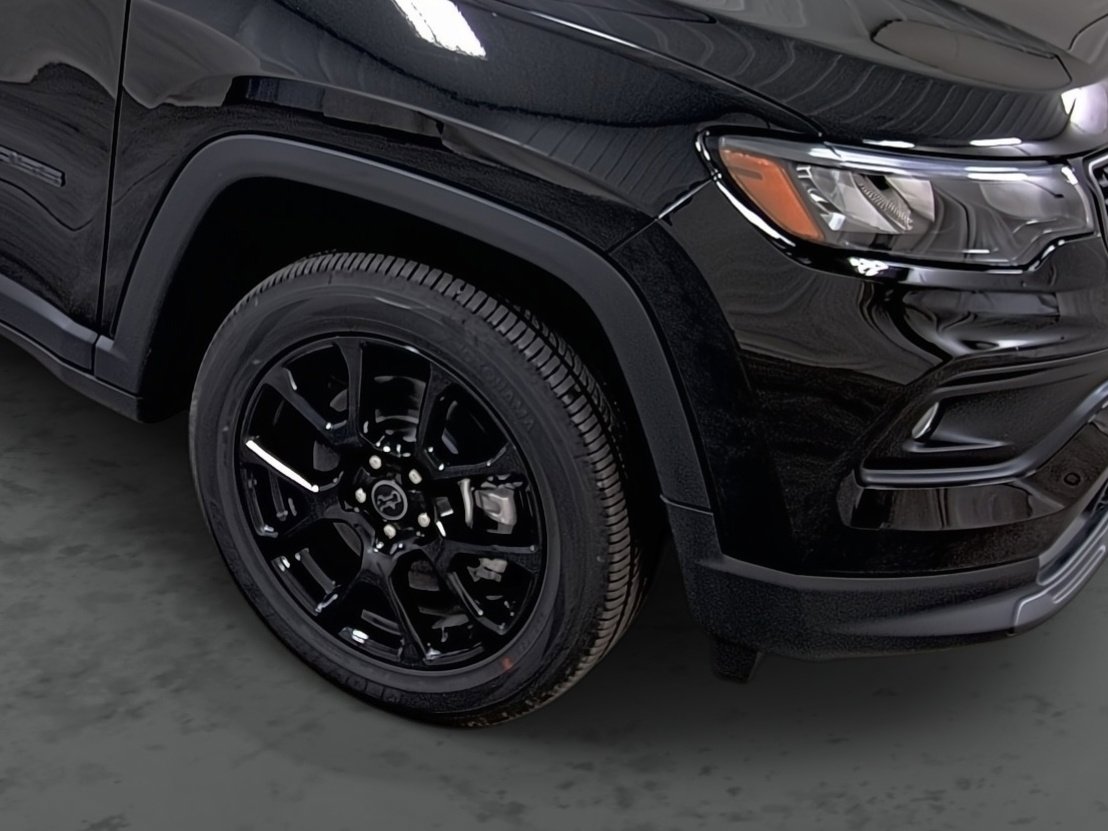 New 2026 Jeep Compass Latitude image 14