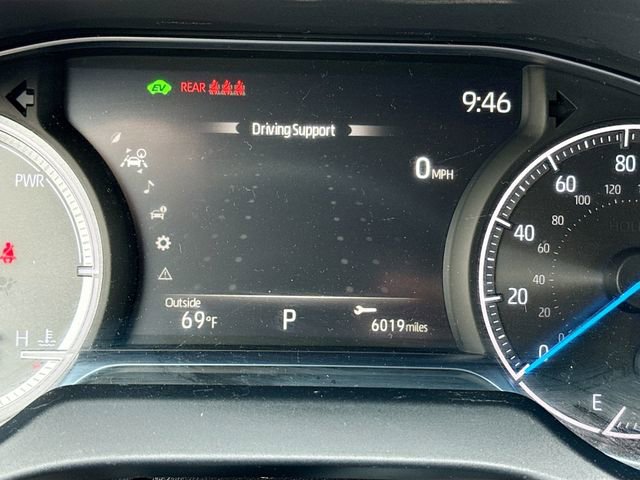 Used 2023 Toyota Venza LE image 11