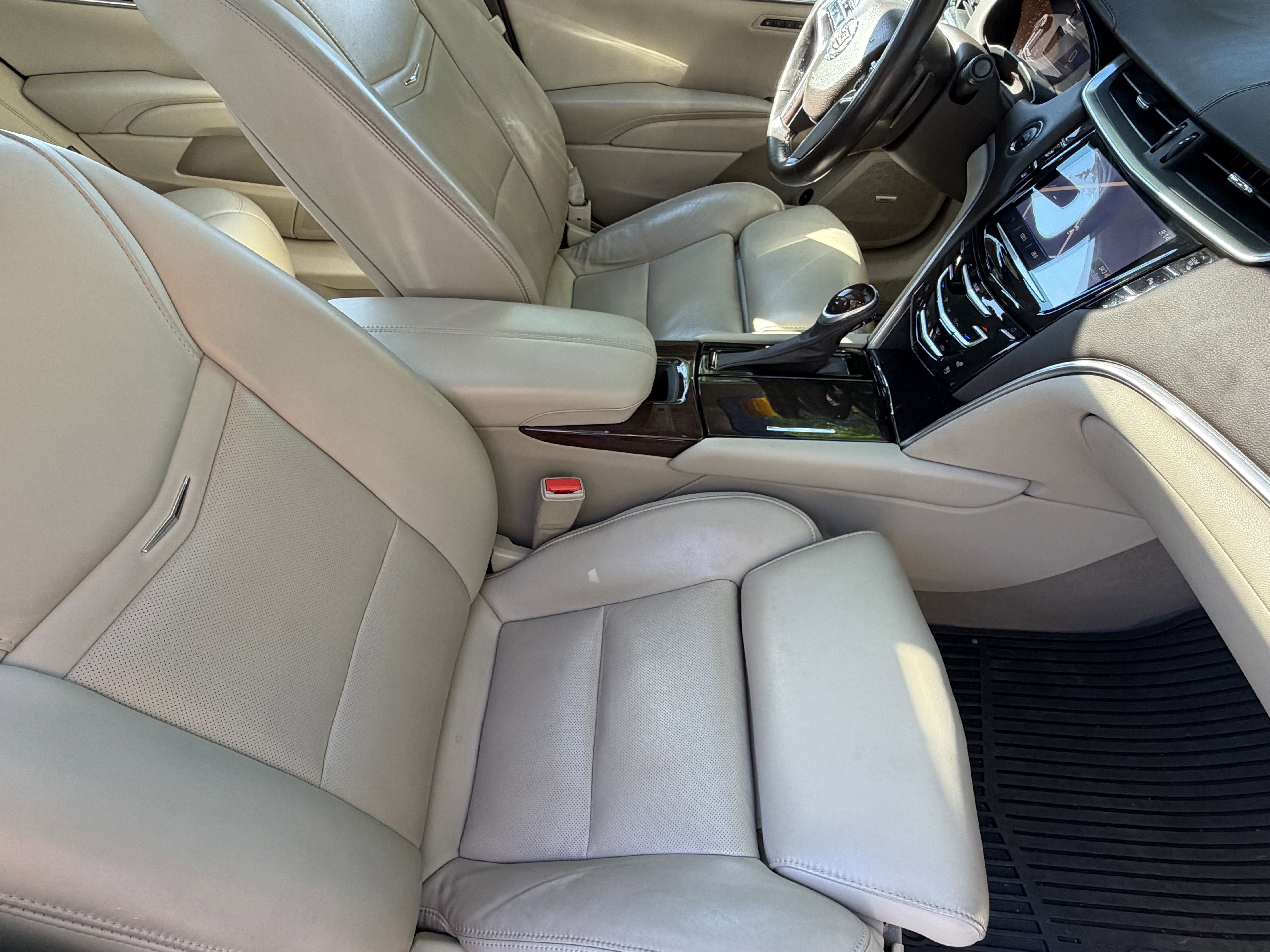 Used 2014 Cadillac XTS Luxury w/ Driver Awareness Package AWD/4WD image 44