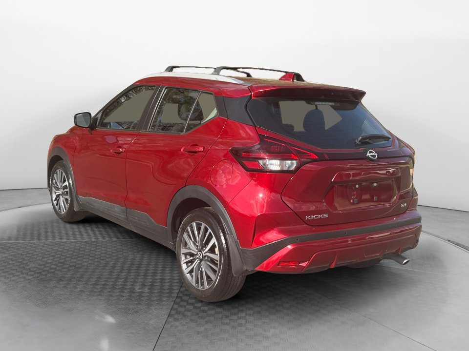Used 2022 Nissan Kicks SV w/ Interior Electronics Package FWD image 5