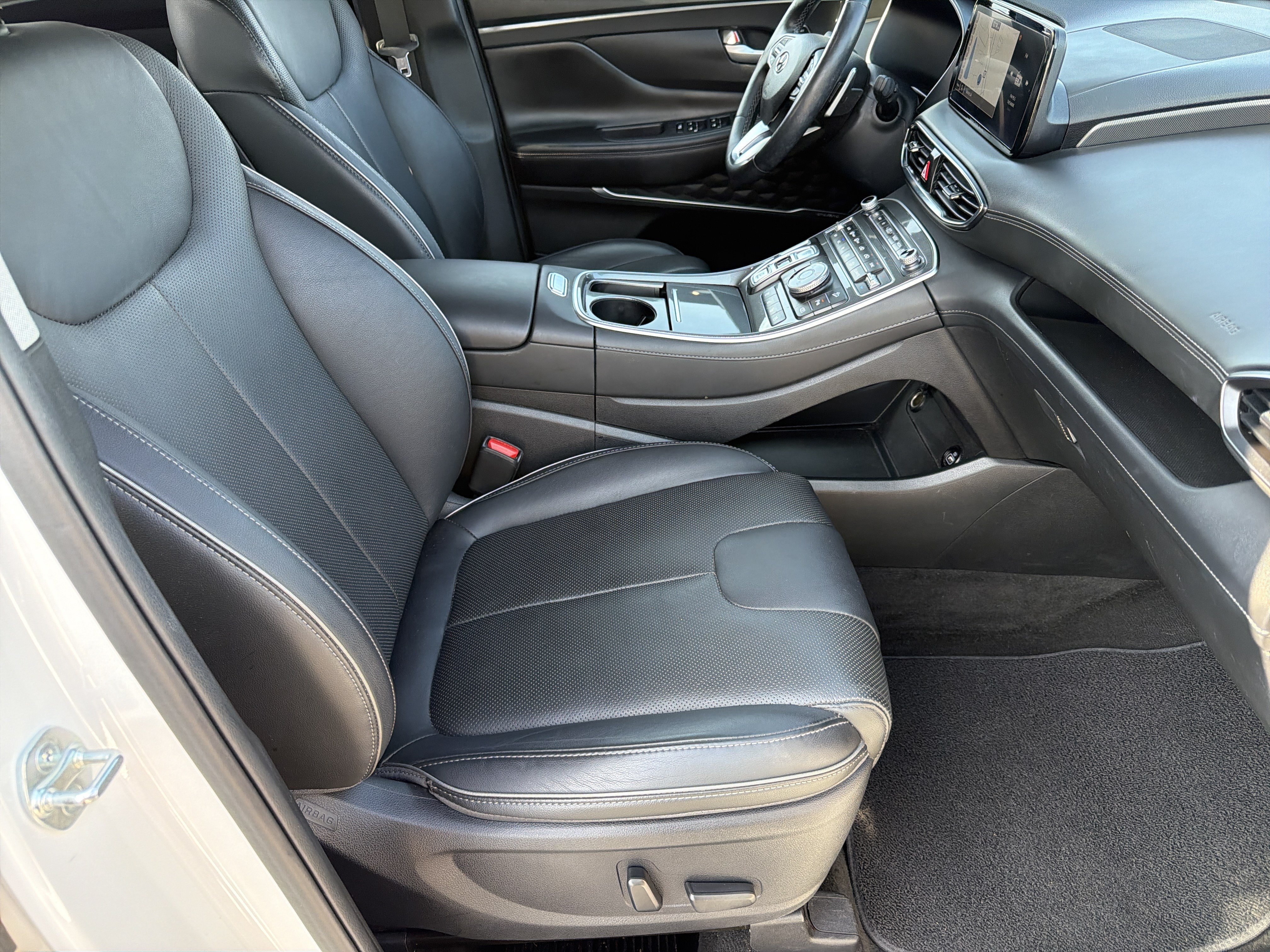Used 2023 Hyundai Santa Fe Limited AWD/4WD image 13