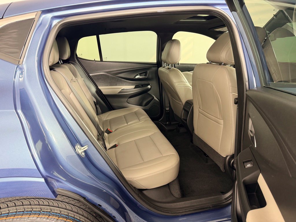 Used 2025 Buick Envista Avenir FWD image 37