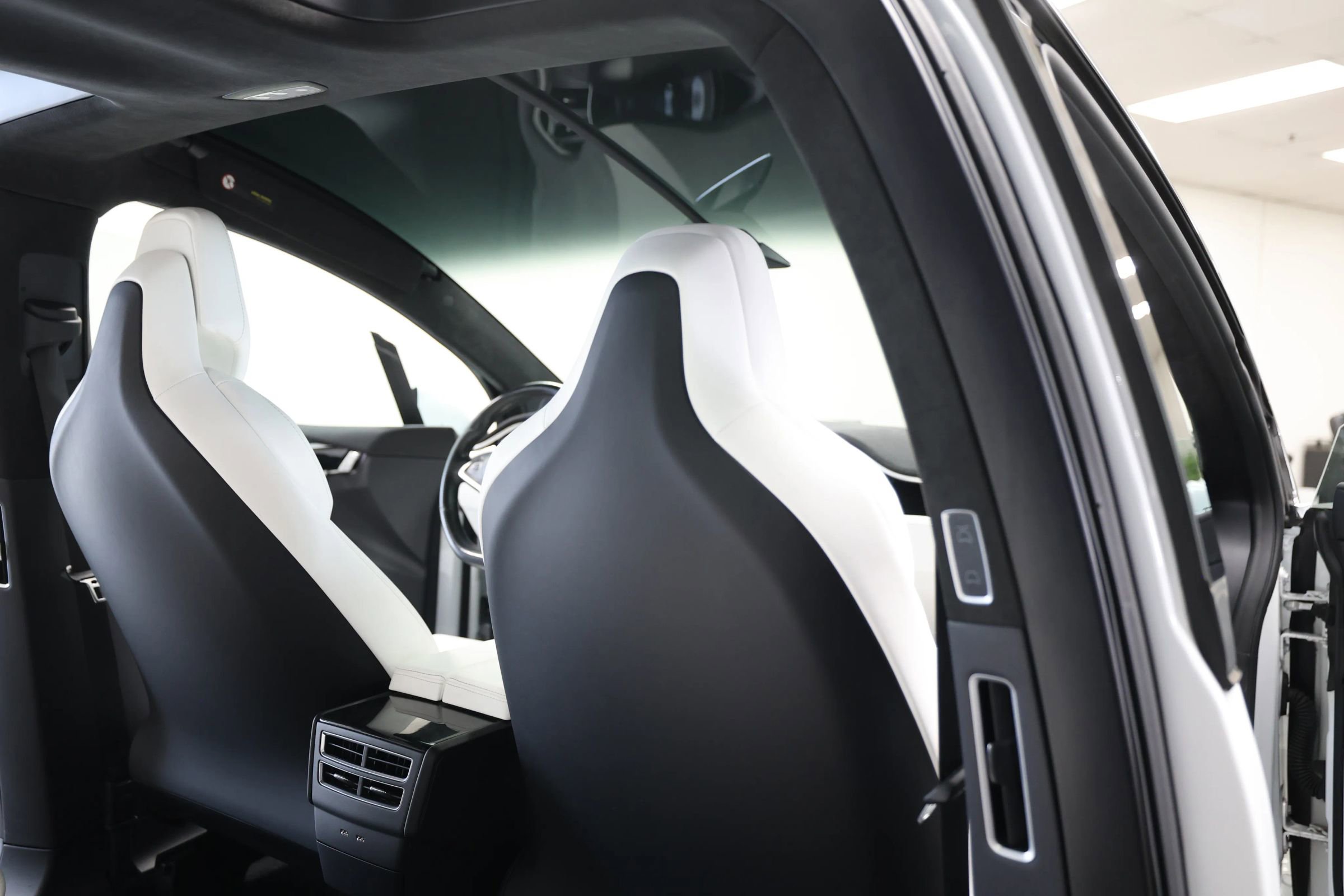 Used 2017 Tesla Model X 75D AWD/4WD image 41