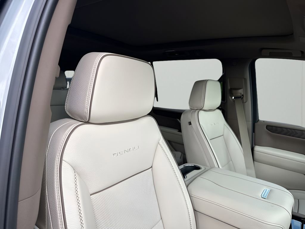 New 2026 GMC Yukon XL Denali w/ Sun & Power Step Package AWD/4WD image 19