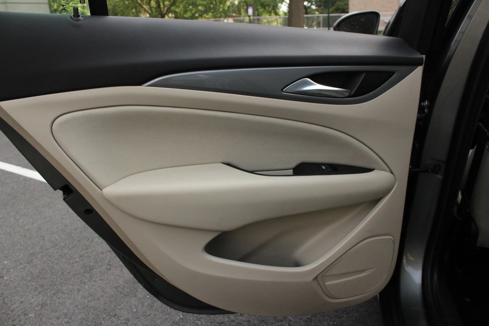 Used 2018 Buick Regal Preferred w/ Sights and Sounds Package FWD image 21
