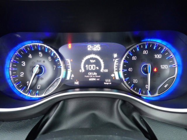 Used 2024 Chrysler Pacifica Touring-L image 29