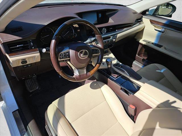 Used 2016 Lexus ES 350 w/ Navigation System Package FWD image 9