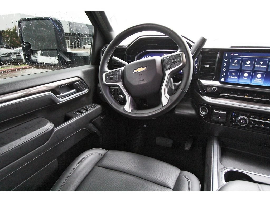 Used 2025 Chevrolet Silverado 2500 LTZ w/ LTZ Convenience Package AWD/4WD image 8