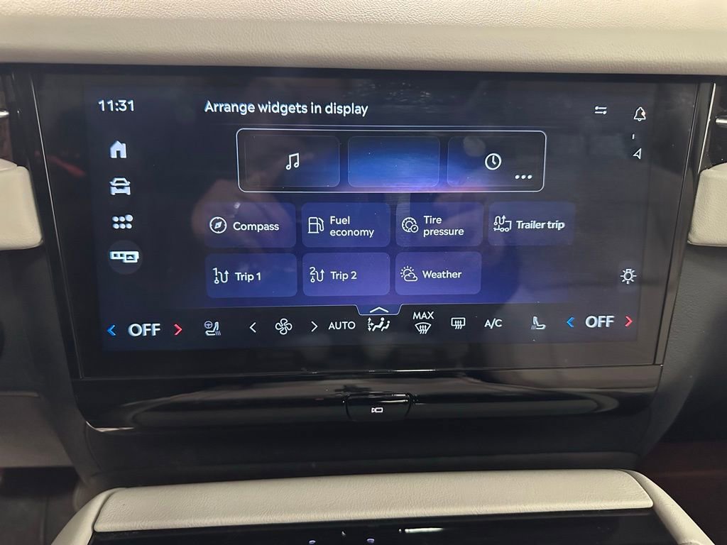 Used 2025 Lincoln Navigator Reserve image 32