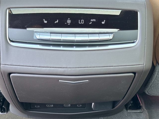New 2026 Cadillac Escalade Luxury w/ LPO, Radiant Package AWD/4WD image 18