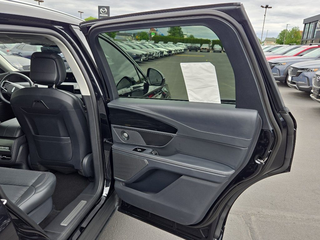 Used 2026 Lincoln Nautilus Reserve AWD/4WD image 16