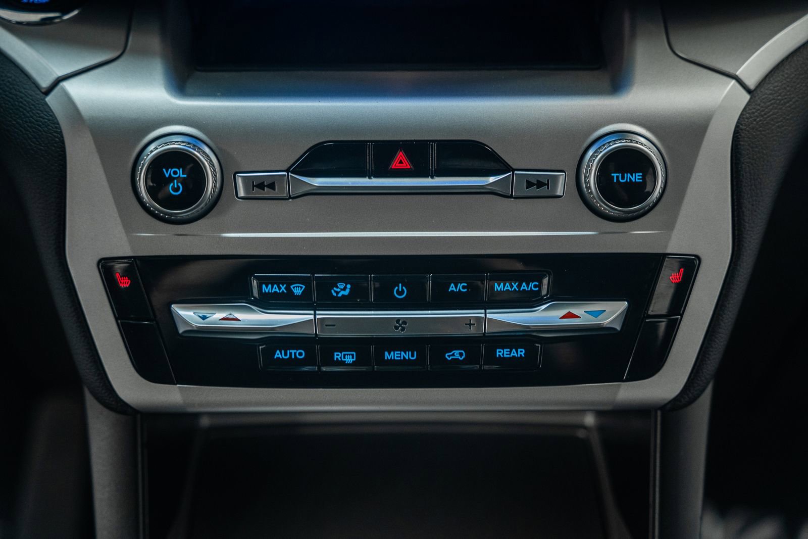 Certified 2022 Ford Explorer XLT image 28