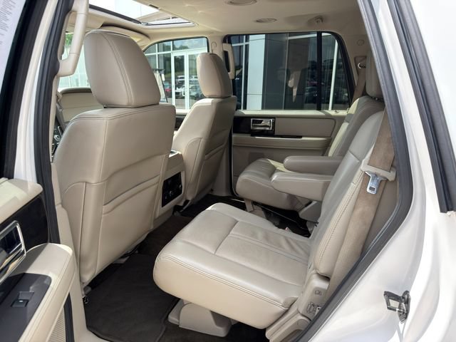 Used 2017 Lincoln Navigator Select AWD/4WD image 15