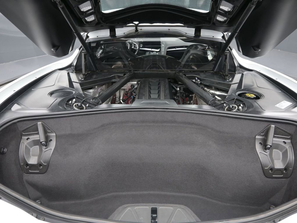 Used 2022 Chevrolet Corvette Stingray Coupe w/ Z51 Performance Package image 9