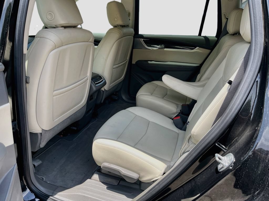 Used 2025 Cadillac XT6 Premium Luxury w/ Technology Package FWD image 26